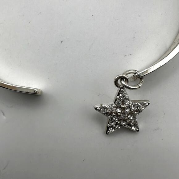 Avon NRQ Silver Cuff bracelet BELIEVE IN YOURSELF Dangling Star Charm Jewelry - Picture 3 of 8